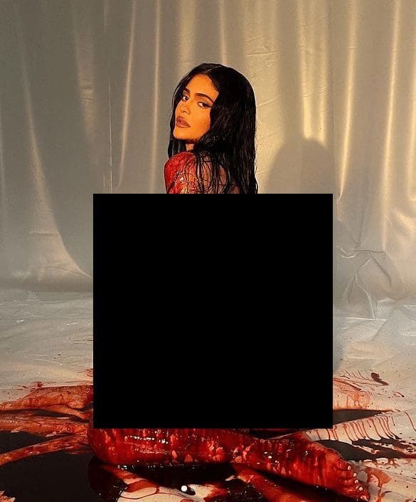 Symbolic Pics of the Month 10/22 17 jenner Symbolic Pics of the Month 10/22