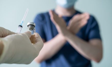 More Than 2000 Aussie Health Workers, Almost 200 Police Defy Vaccine Mandate in Queensland