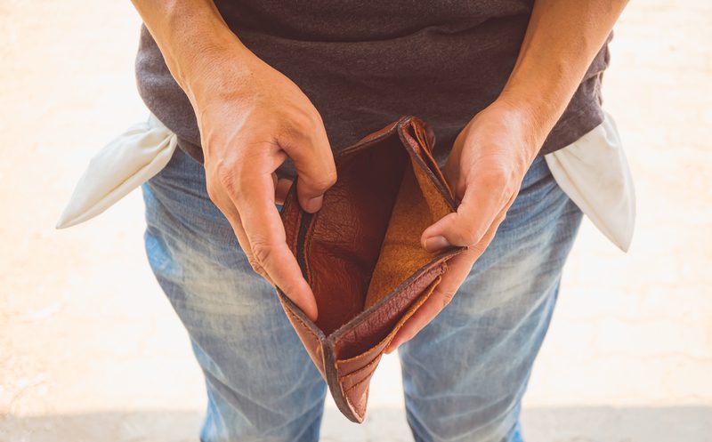 Survey Finds that Nearly 7 in 10 Americans are Living Paycheck to Paycheck